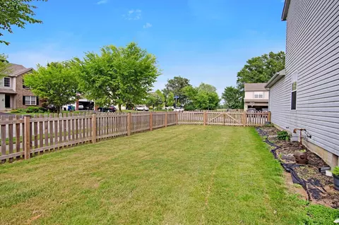 Exterior - 237 Harvard Loop, Delaware, OH 43015 photo 5 of 12