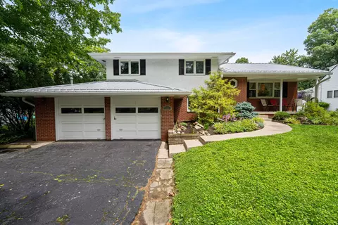 582 E Stanton Ave, Columbus, OH 43214