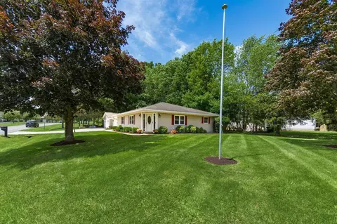 2591 Apple Valley Dr, Howard, OH 43028