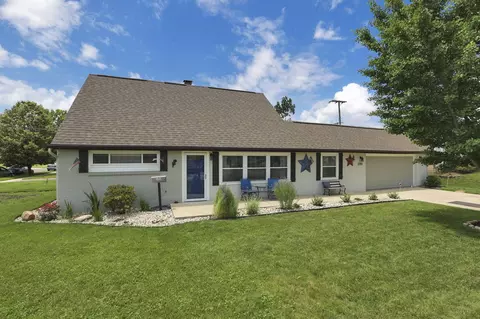 3703 Richard Ave, Grove City, OH 43123