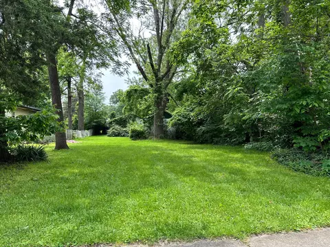 283 Pennsylvania Ave, Delaware, OH 43015