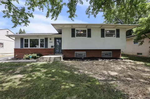 1698 Woodcrest Rd, Columbus, OH 43232