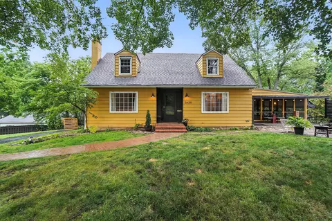2620 Edgevale Rd, Columbus, OH 43221