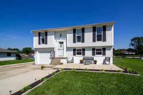 2432 Mc Comb Rd, Grove City, OH 43123