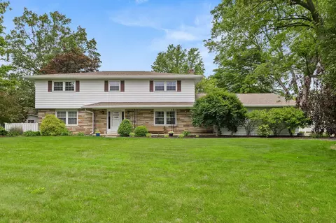750 Vicksburg Dr, Mansfield, OH 44904
