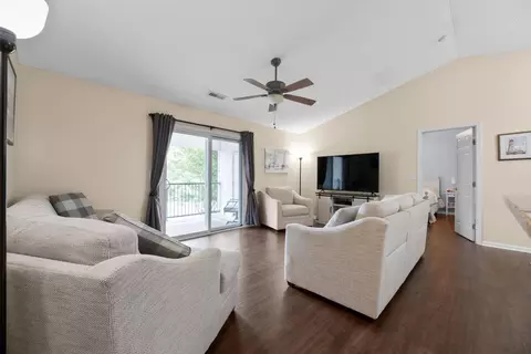 6150 Harbour Pointe #201, Columbus, OH 43231