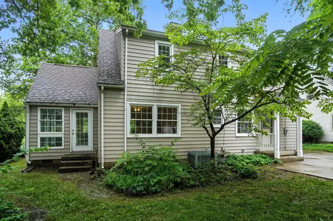 Exterior - 1806 Audubon Park Dr, Springfield, OH 45504 photo 8 of 11