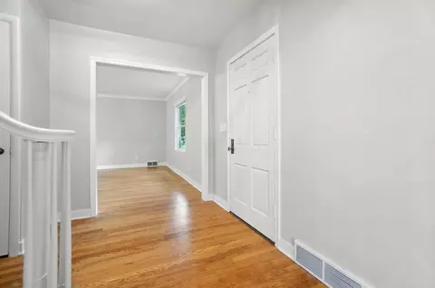 Entry Way - 1806 Audubon Park Dr, Springfield, OH 45504 photo 3 of 6