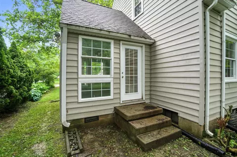 Exterior - 1806 Audubon Park Dr, Springfield, OH 45504 photo 9 of 11