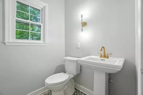 Bath - 1806 Audubon Park Dr, Springfield, OH 45504 photo 1 of 7