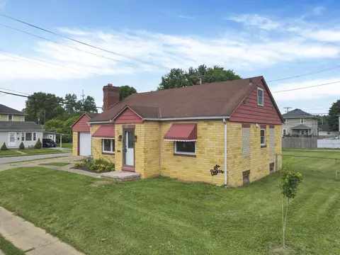 714 E 2nd St, Logan, OH 43138 photo 3