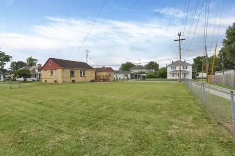 714 E 2nd St, Logan, OH 43138 photo 8