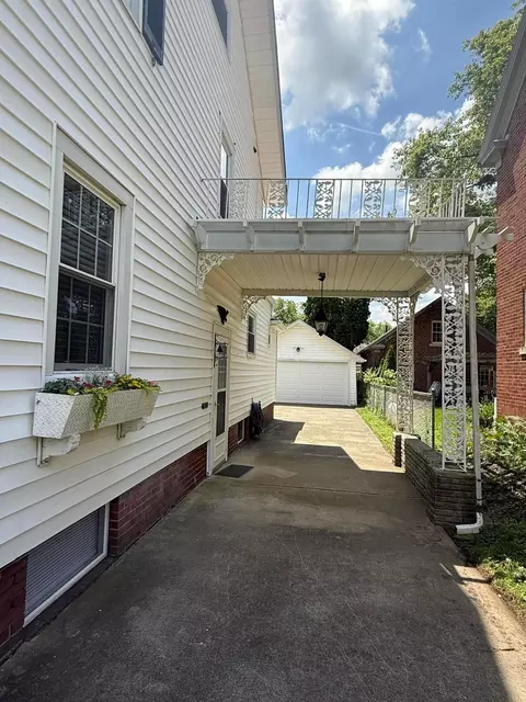 552 E 5th Ave, Lancaster, OH 43130 photo 7