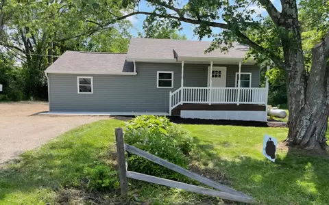 8025 Gale Rd SW, Hebron, OH 43025