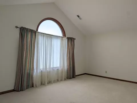 5678 Fox Ridge Dr, Springfield, OH 45503 photo 3