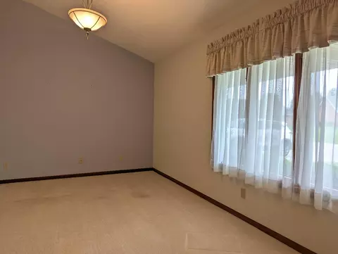 5678 Fox Ridge Dr, Springfield, OH 45503 photo 11