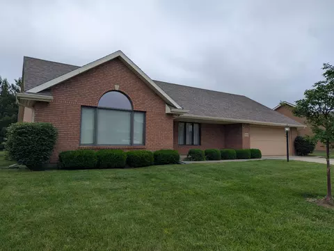 5678 Fox Ridge Dr, Springfield, OH 45503