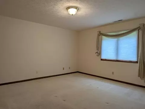 5678 Fox Ridge Dr, Springfield, OH 45503 photo 9