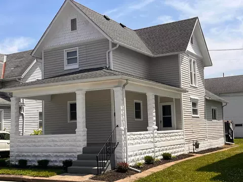 566 Maple Ave, Newark, OH 43055