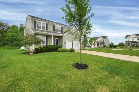 1322 Forest Edge Dr, Marysville, OH 43040