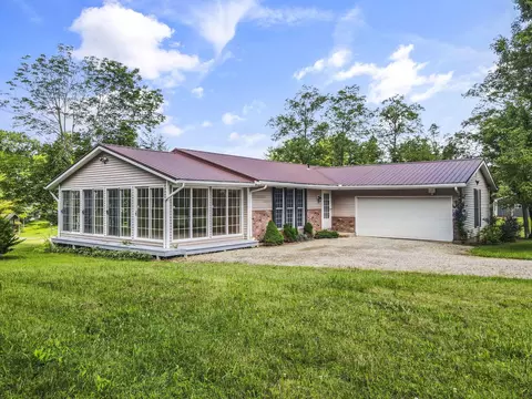 10285 Dock 2-county Rd 108, Glouster, OH 45732