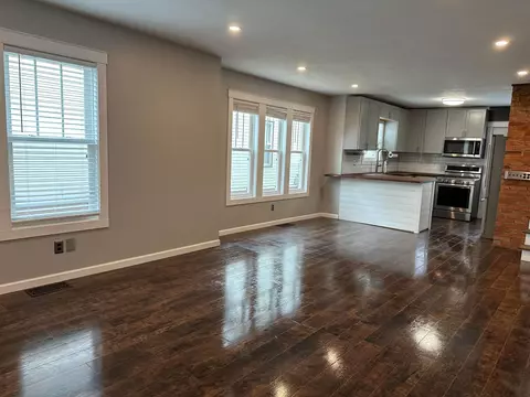Living - 705 Maple Ave, Newark, OH 43055 photo 2 of 3