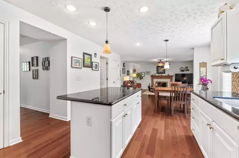 Kitchen - 7672 Tullymore Dr, Dublin, OH 43016 photo 1 of 7