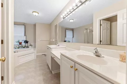 Bath - 7672 Tullymore Dr, Dublin, OH 43016 photo 2 of 9