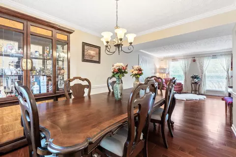 Dining - 7672 Tullymore Dr, Dublin, OH 43016 photo 2 of 4