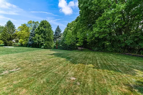Exterior - 7672 Tullymore Dr, Dublin, OH 43016 photo 13 of 19