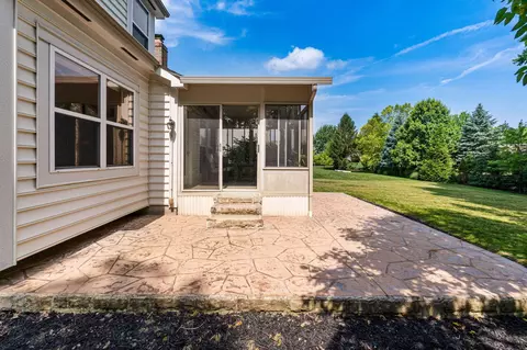 Exterior - 7672 Tullymore Dr, Dublin, OH 43016 photo 9 of 19