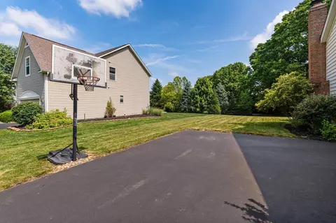 Exterior - 7672 Tullymore Dr, Dublin, OH 43016 photo 18 of 19