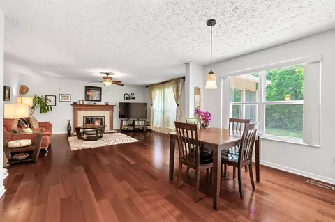 Dining - 7672 Tullymore Dr, Dublin, OH 43016 photo 3 of 4