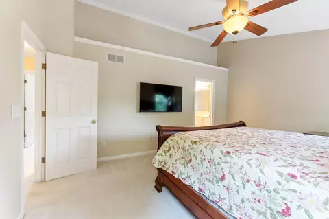 Bedroom - 7672 Tullymore Dr, Dublin, OH 43016 photo 2 of 8