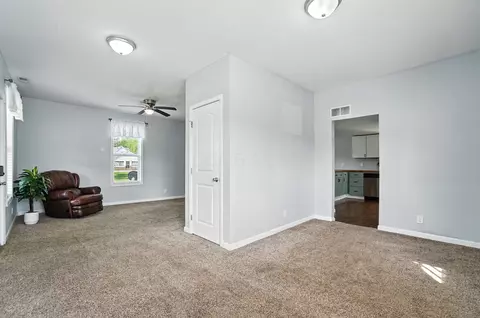 Living - 8897 Spain St S, Irwin, OH 43029 photo 4 of 5