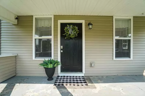 Exterior - 8897 Spain St S, Irwin, OH 43029 photo 11 of 22
