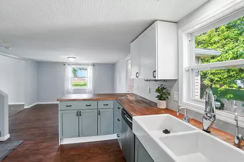 Kitchen - 8897 Spain St S, Irwin, OH 43029 photo 5 of 8
