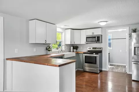 Kitchen - 8897 Spain St S, Irwin, OH 43029 photo 1 of 8