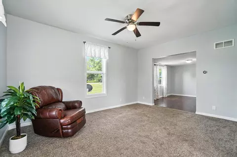 Living - 8897 Spain St S, Irwin, OH 43029 photo 2 of 5