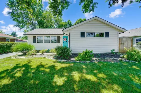 4851 Hillcrest St N, Hilliard, OH 43026