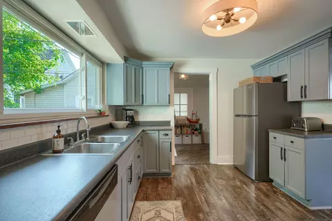 Kitchen - 162 Watt St, Circleville, OH 43113 photo 5 of 5