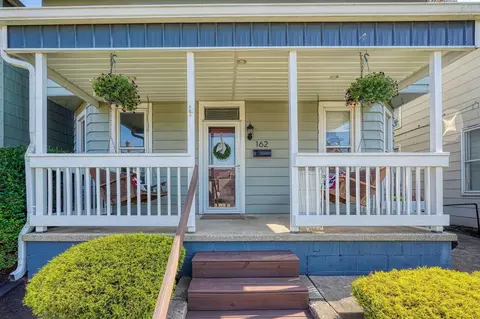 Exterior - 162 Watt St, Circleville, OH 43113 photo 3 of 14