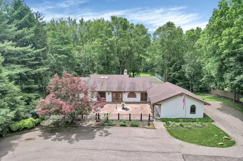 71 Denison Dr, Granville, OH 43023