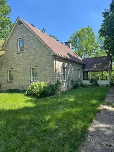 2101 Rainbow Dr NW, Lancaster, OH 43130