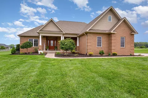 5582 Hayesville Rd, Circleville, OH 43113