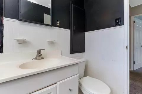 Bath - 985 Bucknell Rd, Columbus, OH 43213 photo 2 of 2