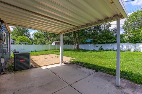 Exterior - 985 Bucknell Rd, Columbus, OH 43213 photo 4 of 12