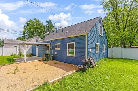 Exterior - 985 Bucknell Rd, Columbus, OH 43213 photo 7 of 12