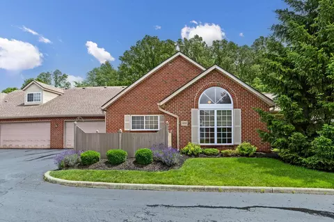 6858 Winrock Dr, New Albany, OH 43054