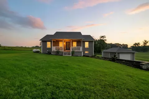 10195 Yankee St, Fredericktown, OH 43019